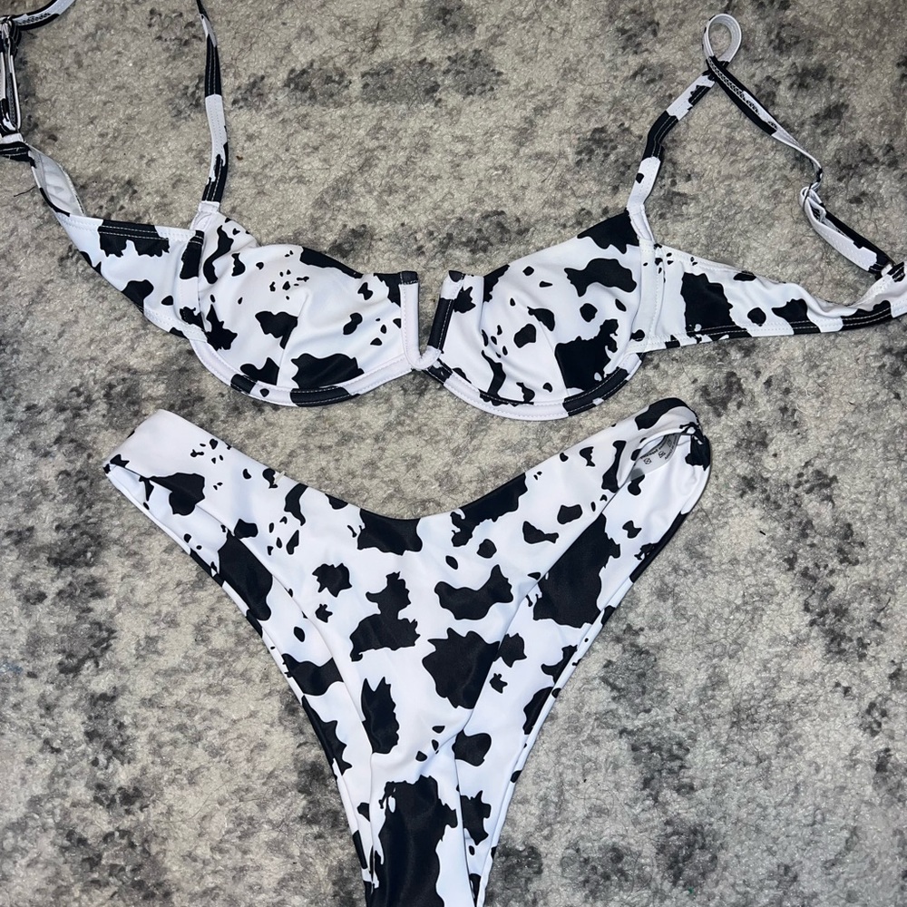 Shein cow print bikini size small top & bottom- never worn #NWT
